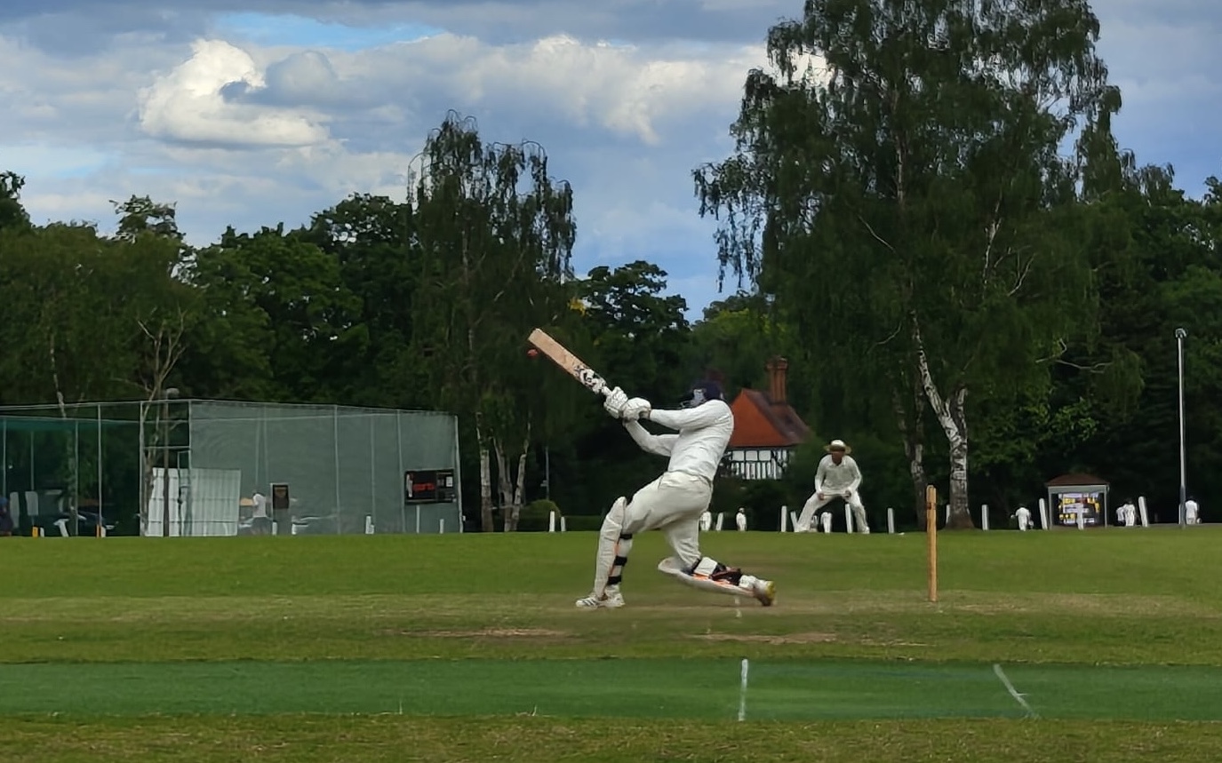 SEMI PROFESSIONAL CRICKETER FOR OXFORD’S DIVISION ONE LEAGUE WINS THE MR ENGLAND’S PUBLIC VOTE